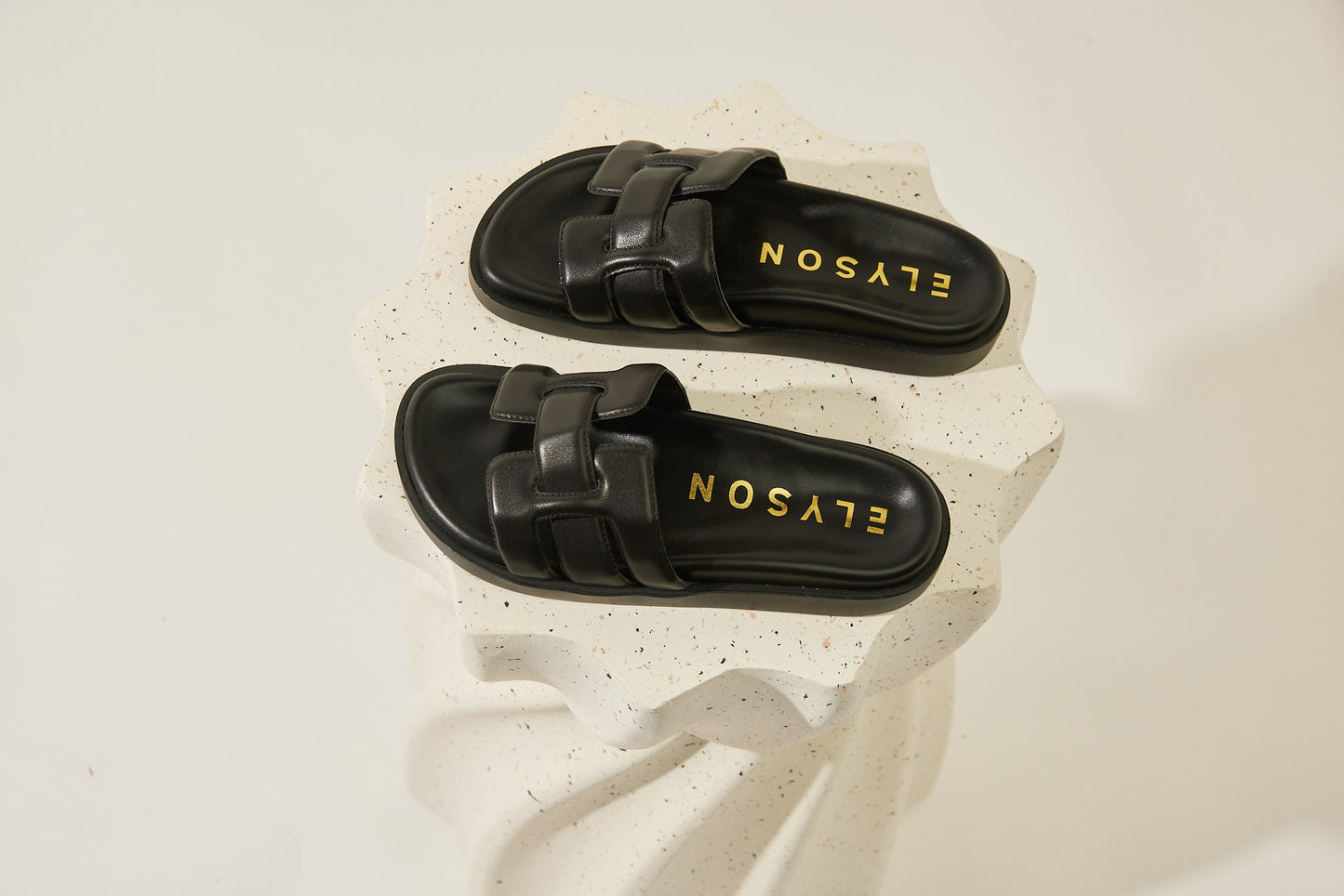 CAPRI Black