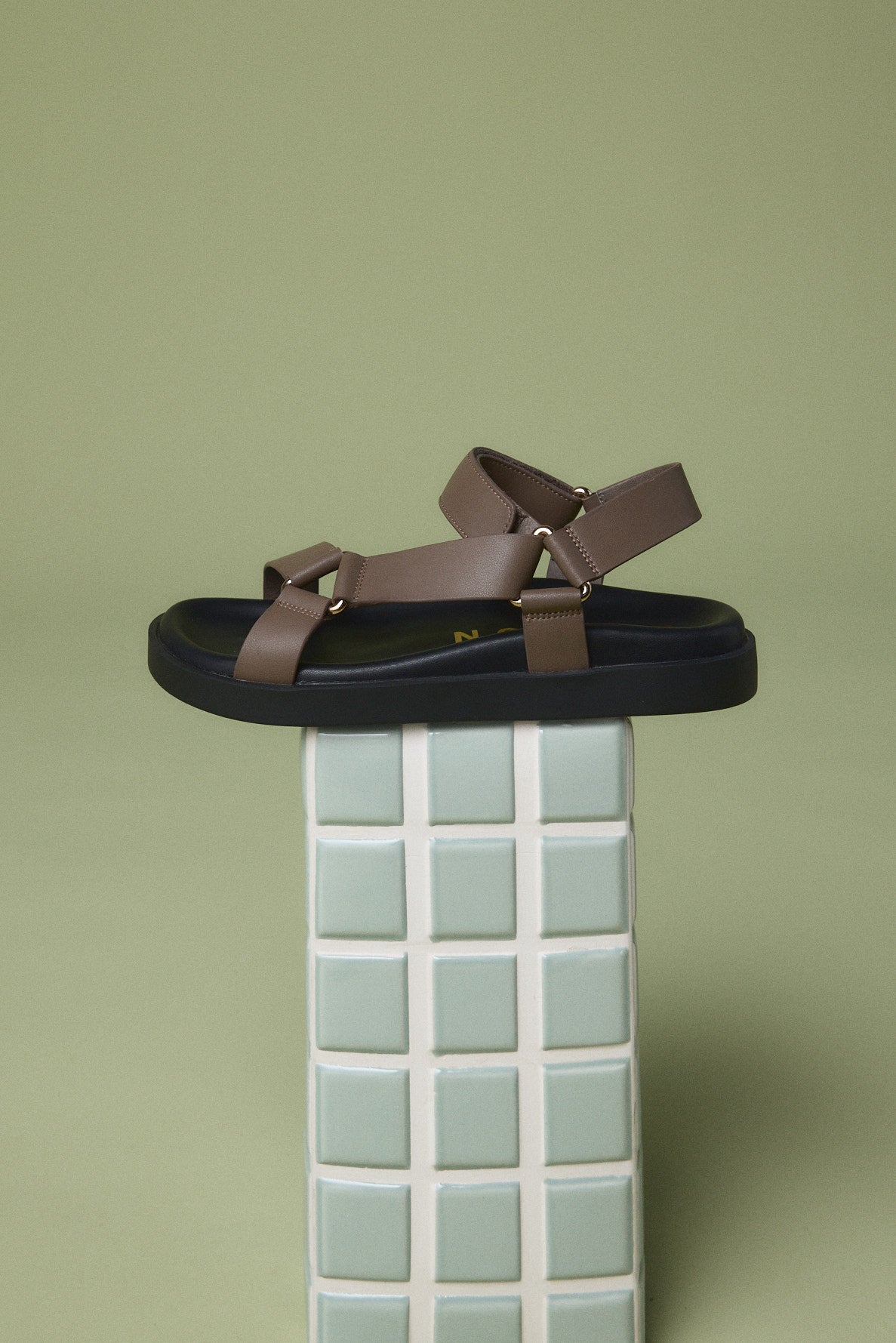 EXPLORE Khaki