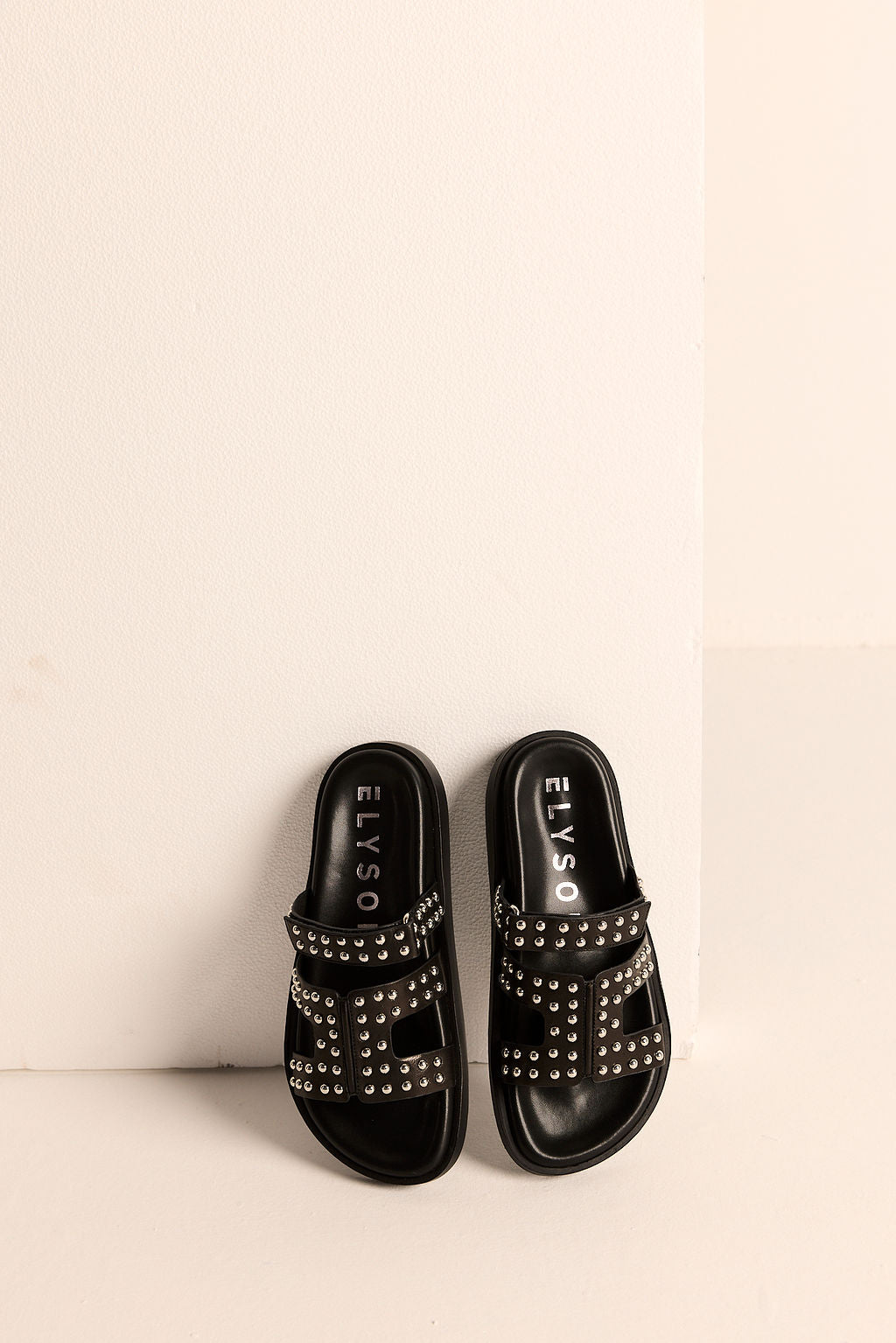 SEYCHELLES Black