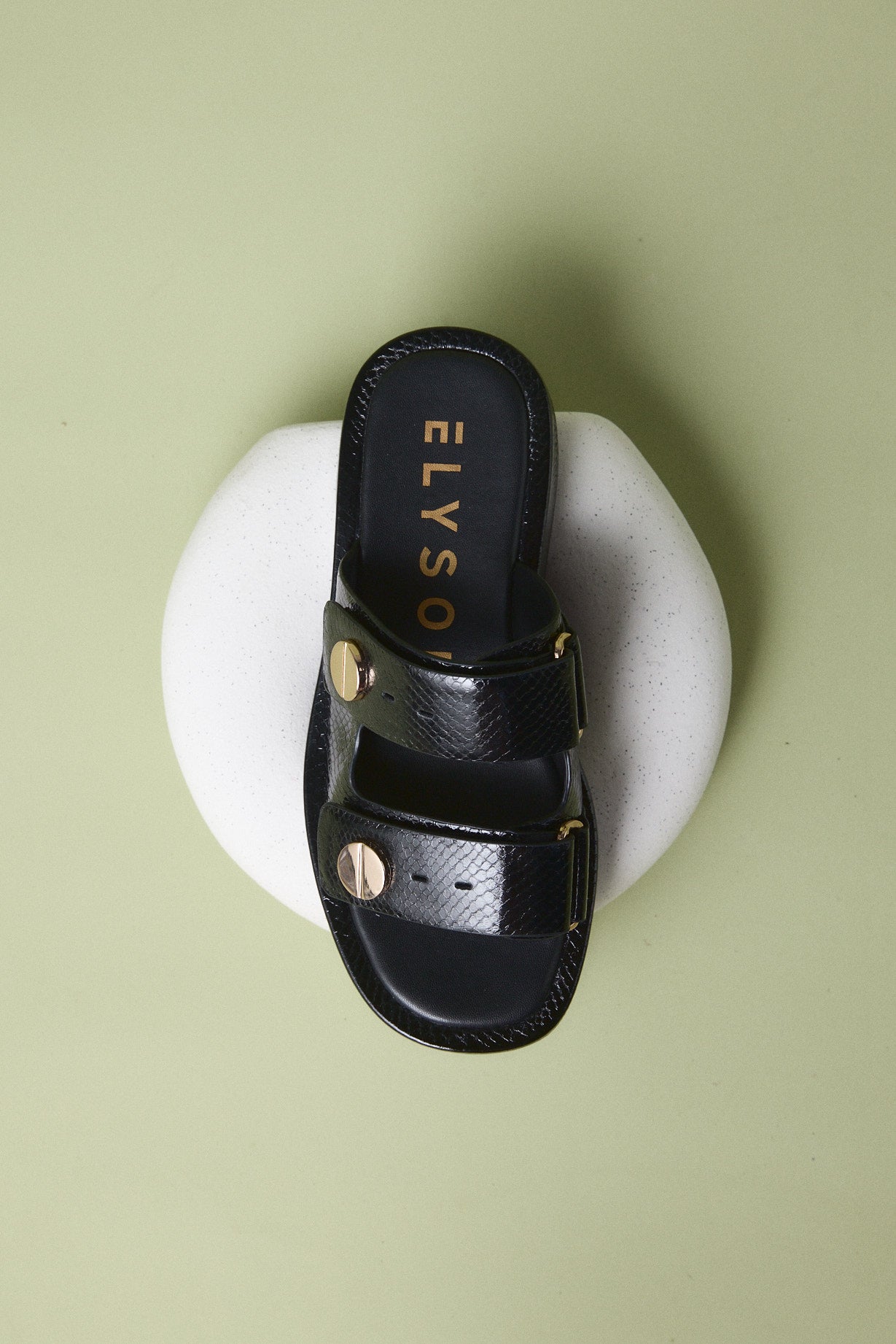 WANDERLUST Black